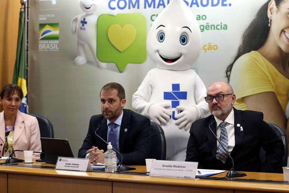 Covid-19: governo libera quarta dose para maiores de 40 anos