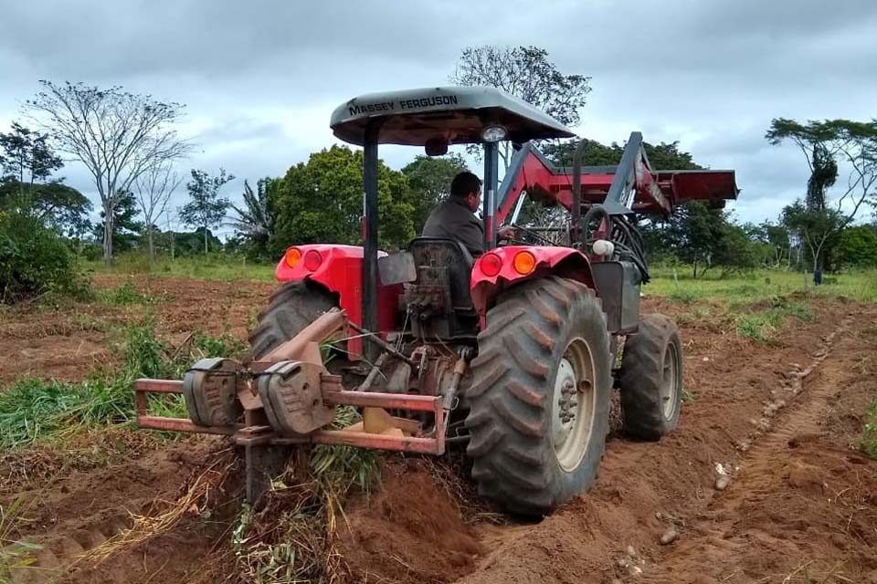 R$ 900 mil: vereadores aprovam combustível para Agricultura executar serviços no município