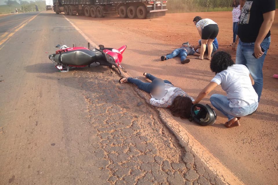 Colisão entre motos deixa um morto e  três feridas na BR- 364