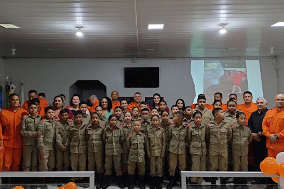 Realizada formatura de encerramento do Programa Educacional Bombeiro Mirim