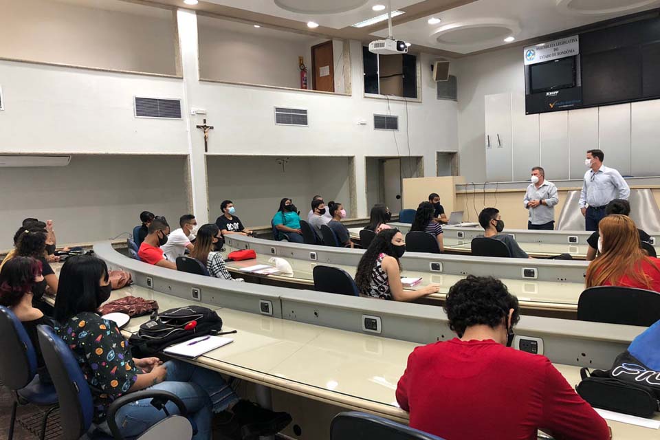 Escola do Legislativo realiza cursos de capacitação