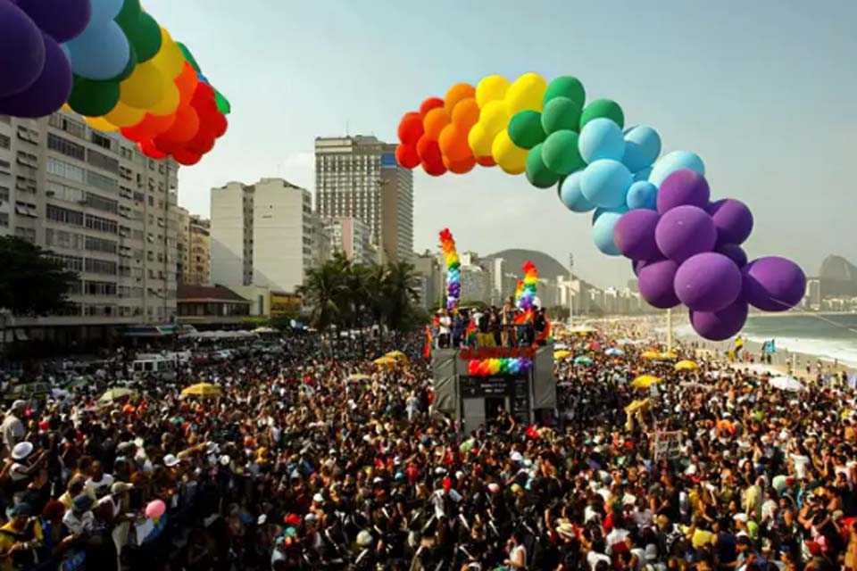 Dia do Orgulho LGBTQIA+: país tem longa história de luta por direitos