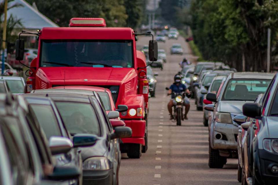 Rondônia reduz ICMS sobre combustíveis, energia elétrica, transportes e telefonia que passam a ser tributados como serviços essenciais