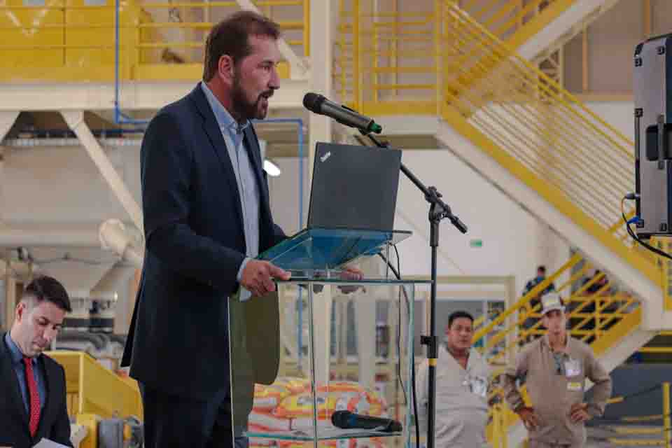 Hildon Chaves prestigia inauguração de fábrica de argamassas em Porto Velho