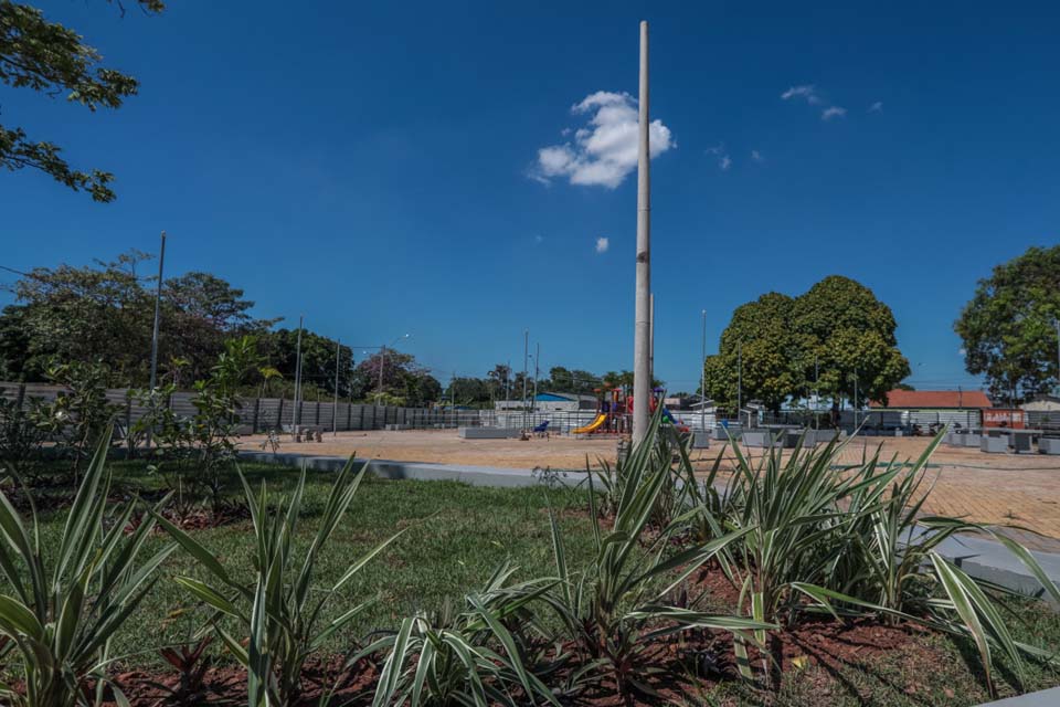 Obras na praça do Conjunto 22 de Dezembro entram em fase de conclusão