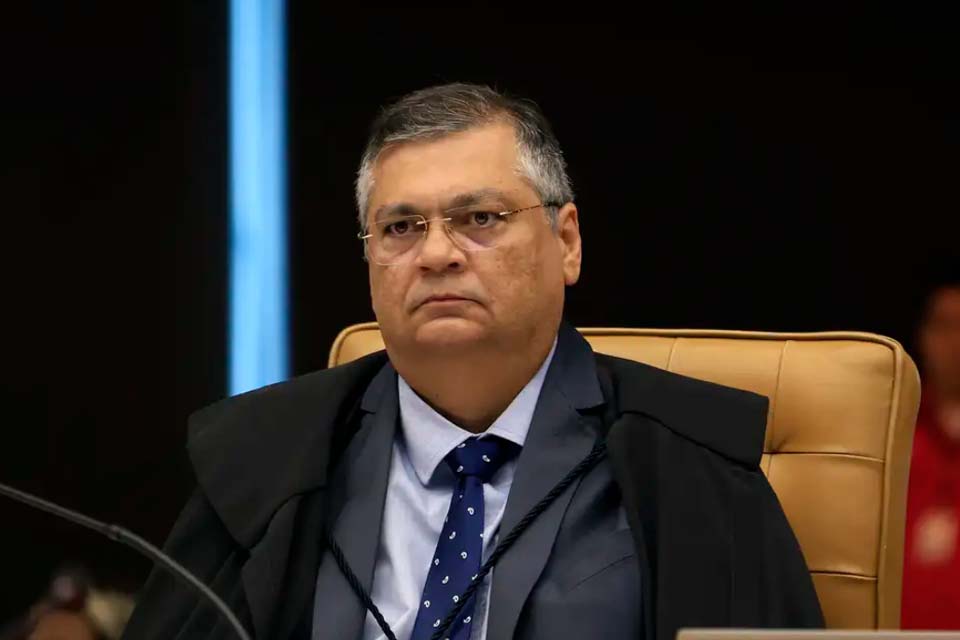 Dino libera retomada do pagamento de emendas parlamentares suspensas