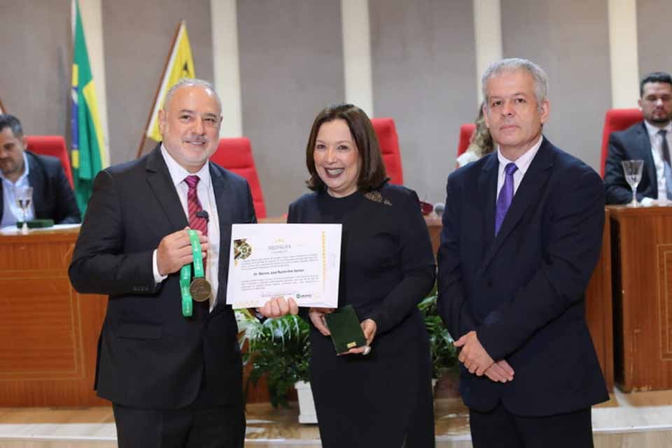 Governo de Rondônia recebe homenagem pela atuação na educação e ciência