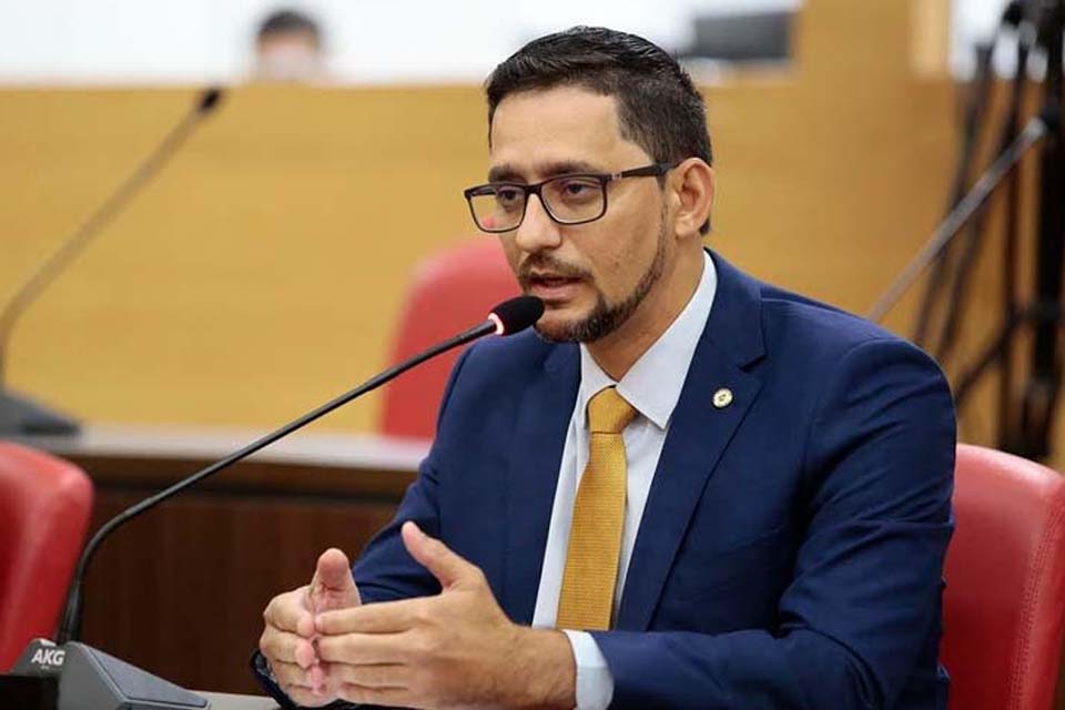 Em atendimento ao Deputado Anderson, Banco do povo concede linha de crédito para mototaxistas com taxa mínima de juros