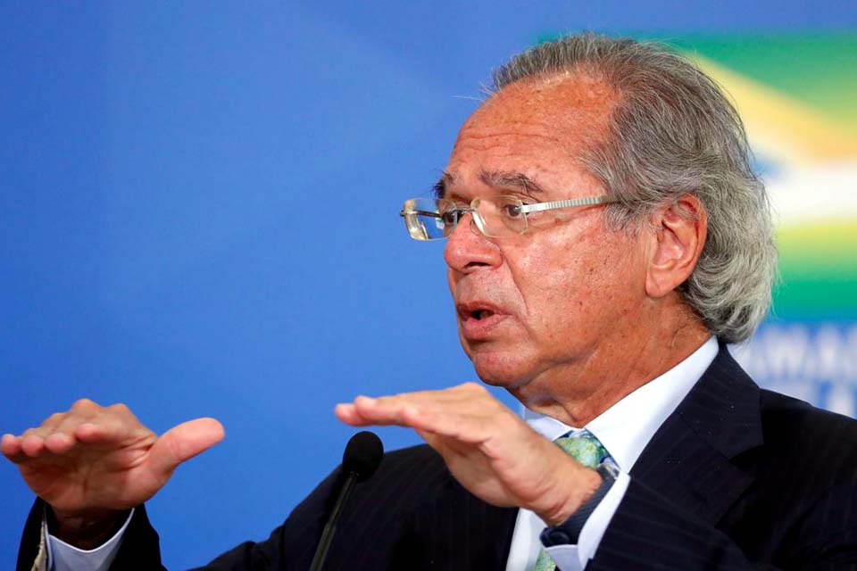 Guedes diz que recuo na economia será menor que o esperado