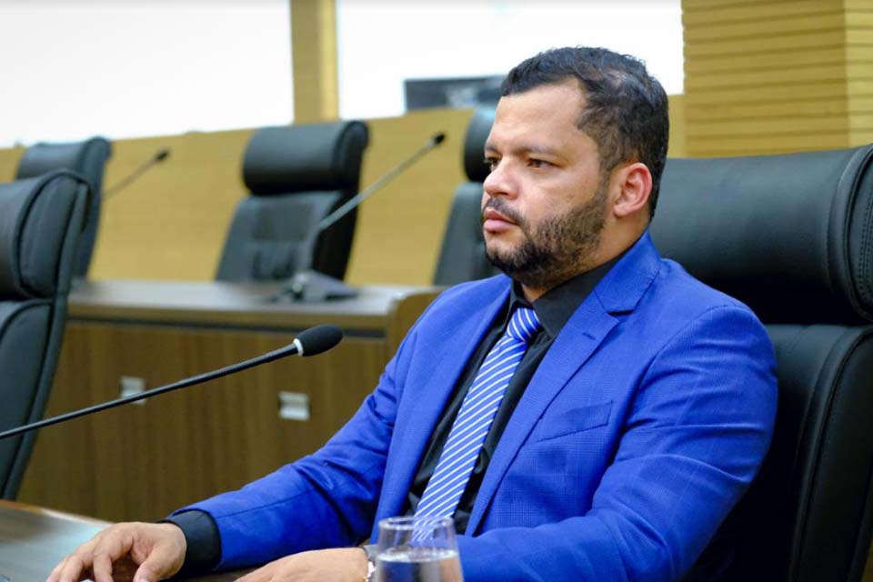 Deputado Edevaldo Neves propõe redução da jornada de trabalho para profissionais de saúde em Rondônia