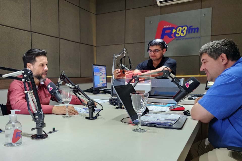 Deputado Delegado Camargo visita região da Zona da Mata e participa de entrevista em emissora de rádio