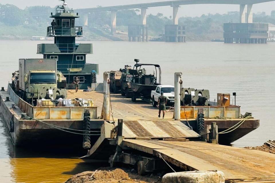 Parceria entre governo de Rondônia e exército viabiliza envio de equipamentos militares para o Amazonas