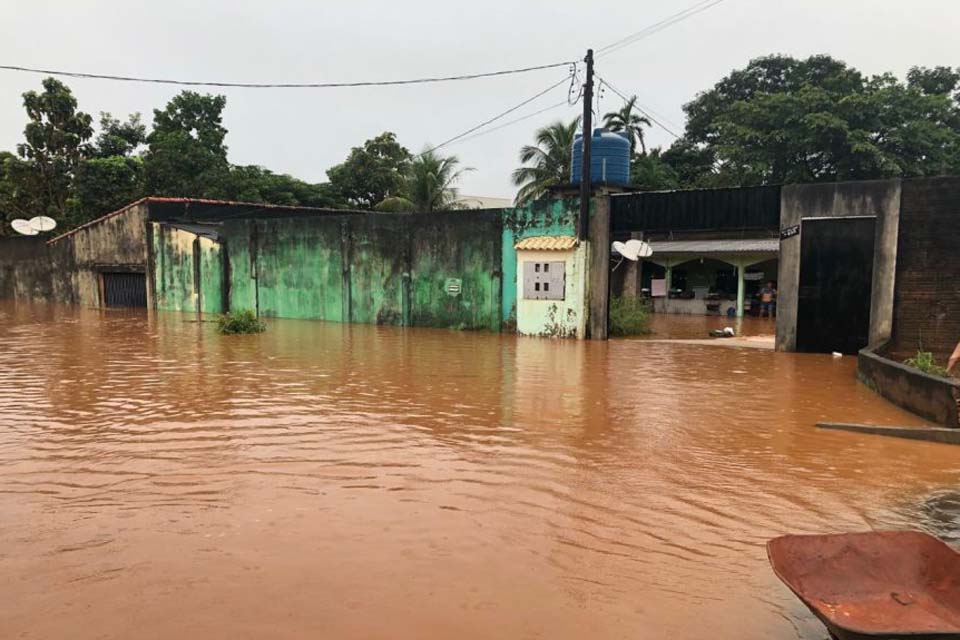 Força-tarefa do Governo de Rondônia presta apoio às famílias afetadas por enchente em Ouro Preto do Oeste