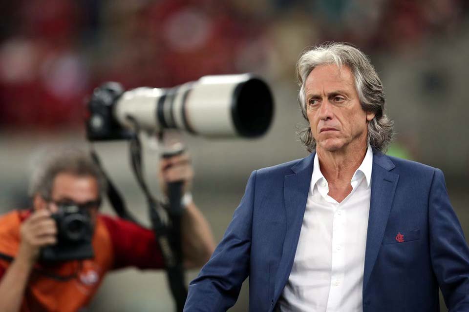 Jorge Jesus critica proibição de torcedores em estádios de Portugal