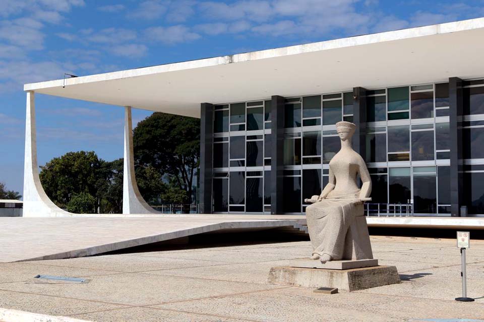 Supremo Tribunal Federal vota amanhã reajuste de salários de ministros e juízes