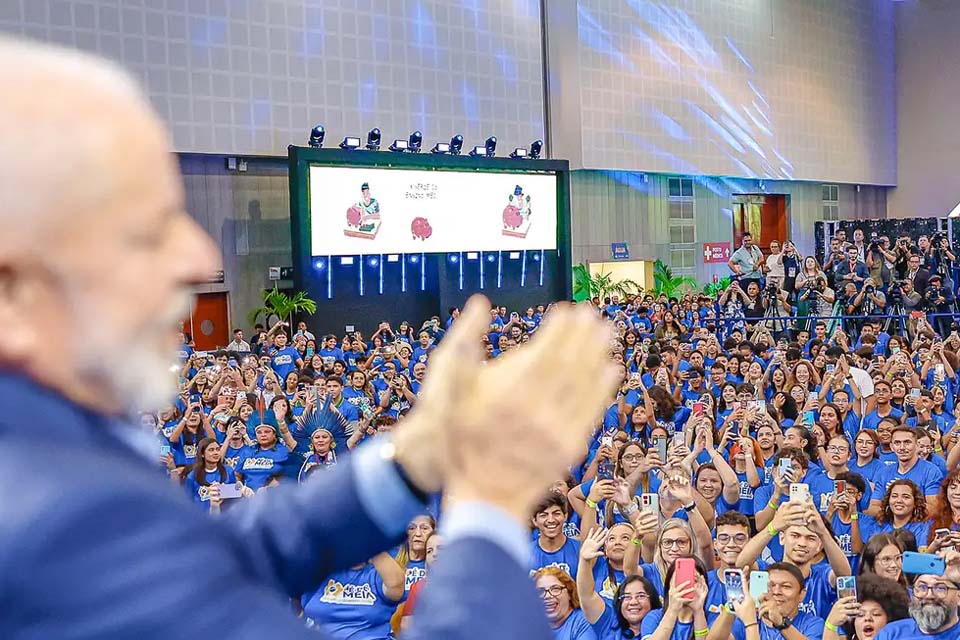 Expansão do Pé-de-Meia beneficiará mais 1 milhão de estudantes