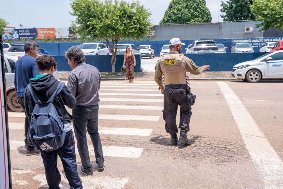 Prefeitura de Porto Velho realiza campanha integrada de educação no trânsito para a volta às aulas