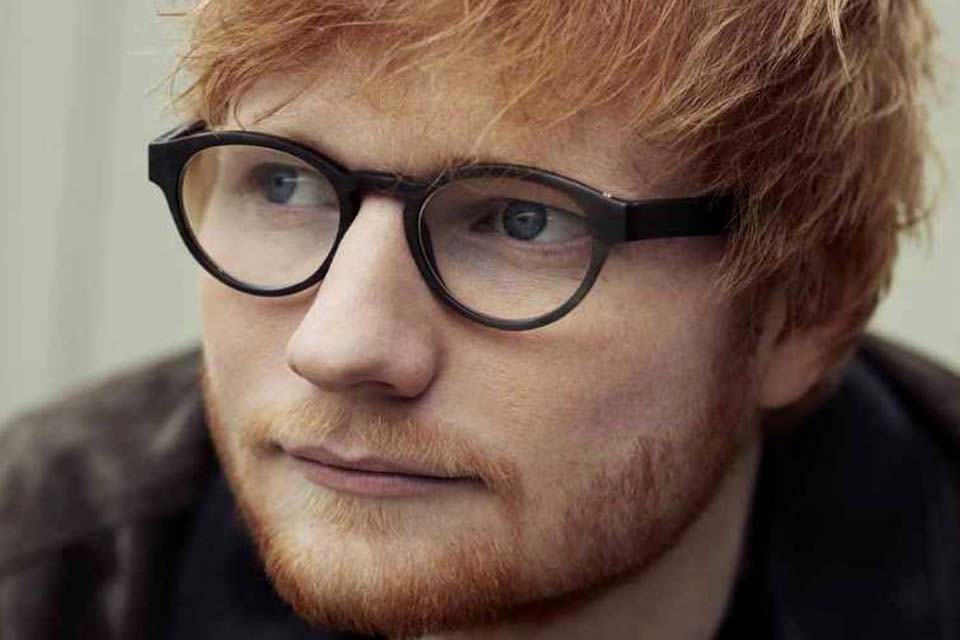 Ed Sheeran mantém posto de jovem músico mais rico do Reino Unido