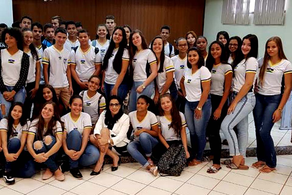 Estudantes de São Francisco do Guaporé, Alvorada D’Oeste e Porto Velho recebem “Justiça e Cidadania na Escola”