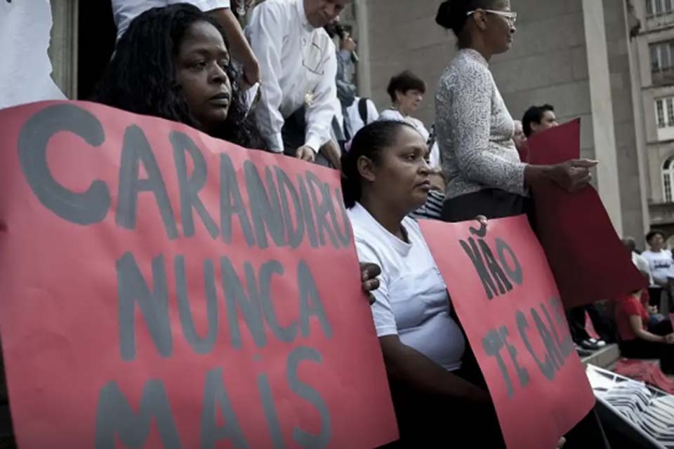 Justiça de SP extingue penas de policiais pelo massacre do Carandiru