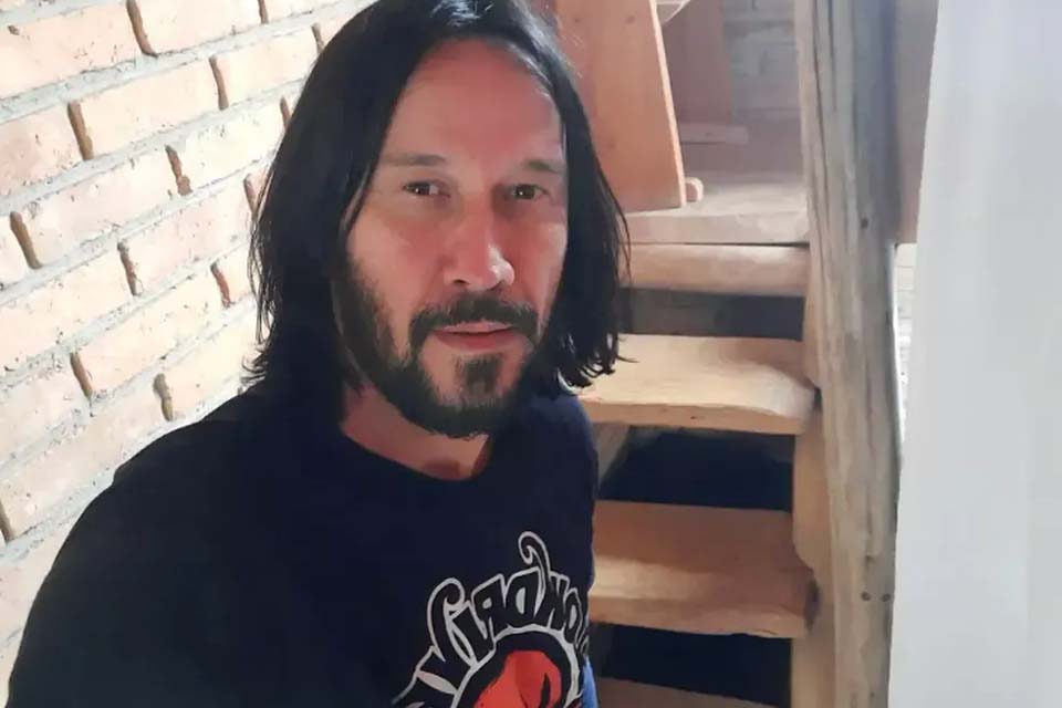 Justiça do Rio condena Facebook a reativar conta e pagar indenização para sósia brasileiro do ator Keanu Reeves