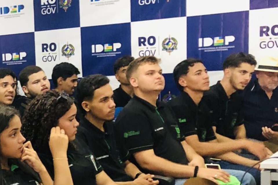 Estudantes de cursos voltados ao agro participam de workshop sobre economia verde, na Rondônia Rural Show Internacional