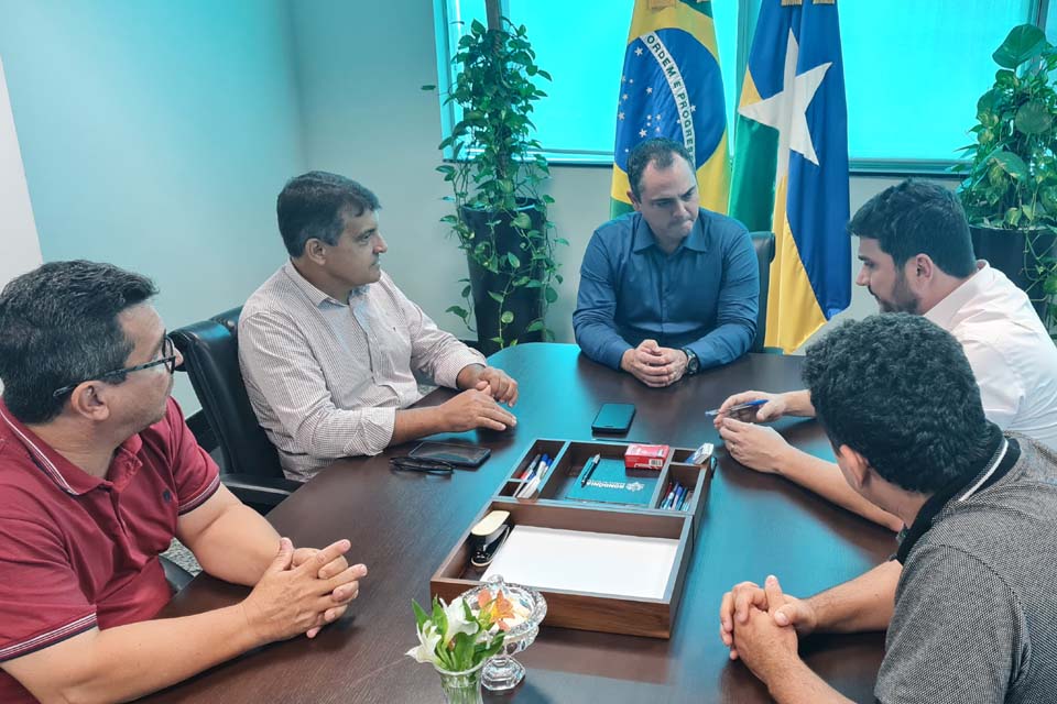 Deputado estadual Jean Mendonça se reúne com o vice-governador Sérgio Gonçalves