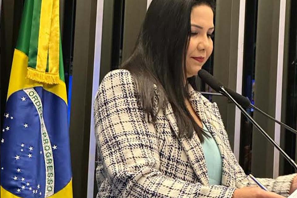 Deputada federal Cristiane Lopes protocola ofício ao STF em favor da Enfermagem