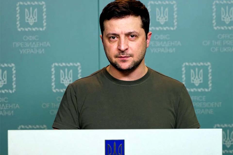 Zelensky diz que Kiev começou a exportar eletricidade para a União Europeia