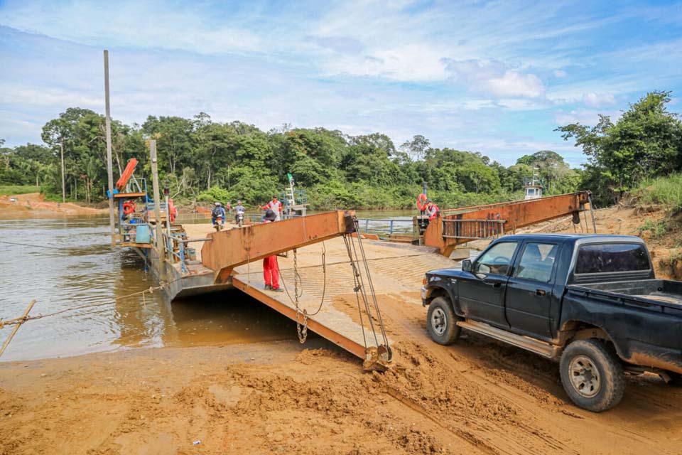 Travessia gratuita pela balsa é destacada pela população do município