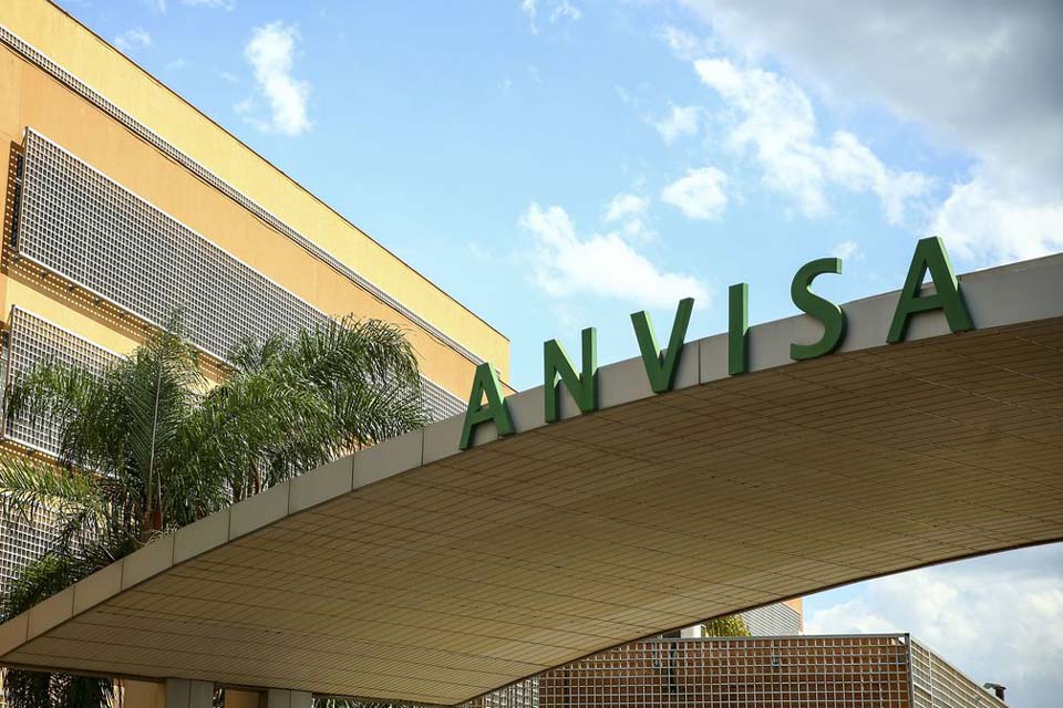 Anvisa reforça alerta de recolhimento de petiscos caninos intoxicados