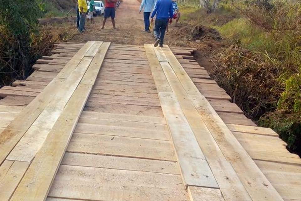 Prefeitura recupera ponte na linha 192 KM 8, lado norte