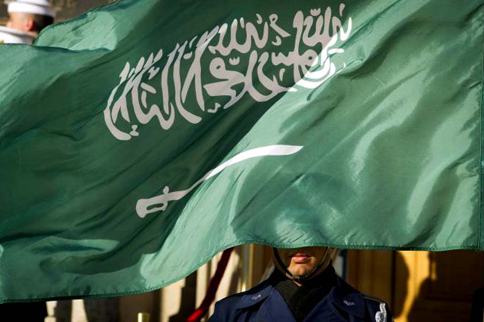 EUA e Inglaterra suspendem a venda de armas para a Arábia Saudita