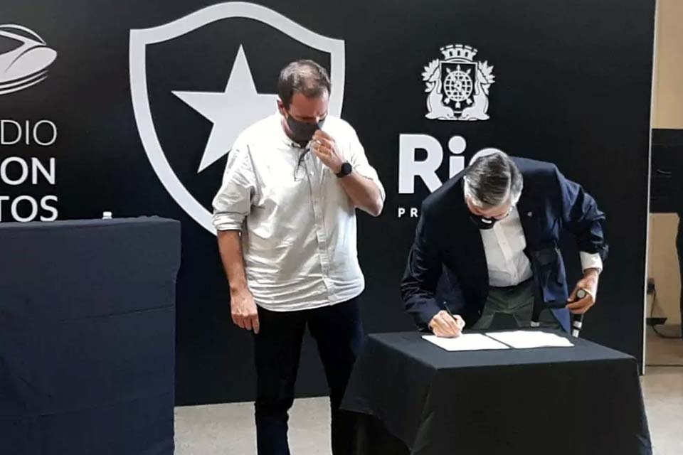 Botafogo assina contrato de prorrogação do estádio Nilton Santos por mais 20 anos