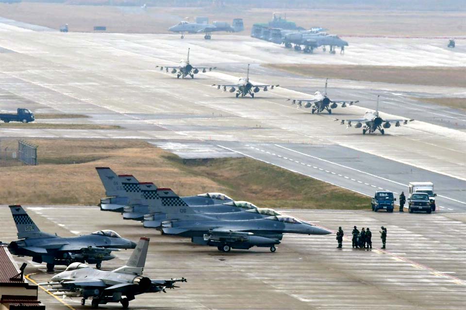 Coreia do Sul detecta atividade de 180 aviões de guerra da Coreia do Norte e mobiliza seus caças