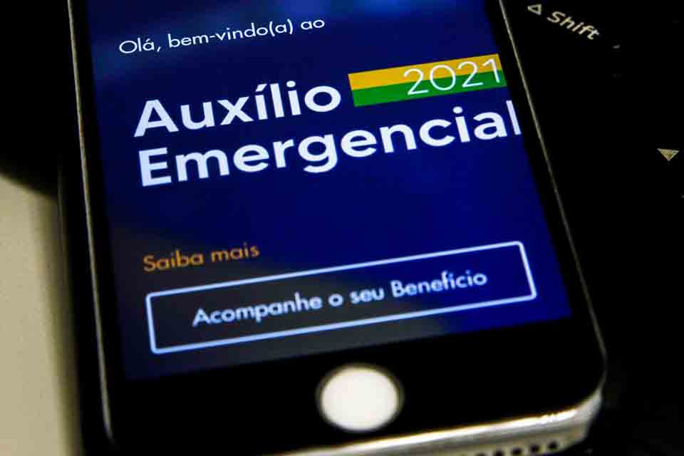  Governo regulamenta ressarcimento de recursos do auxílio emergencial