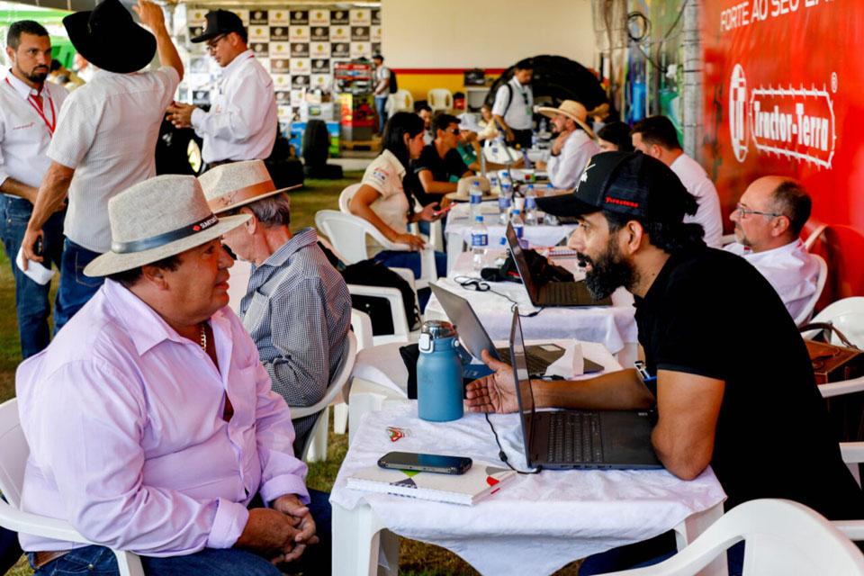 Décima Rondônia Rural Show Internacional ultrapassa R$ 1 bilhão em negócios em dois dias de Feira