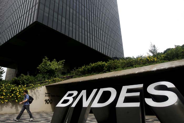 Após rompimento de barragem, BNDES anuncia crédito para municípios