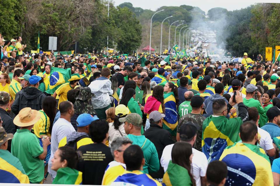 Mendonça vota contra tornar réus presos em frente ao QG do Exército