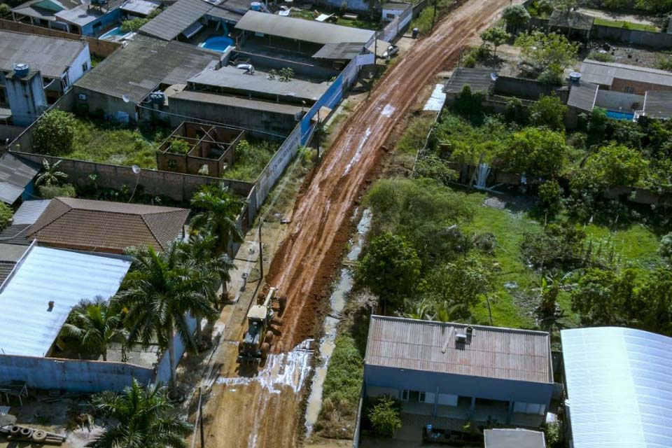 Mais de 40 ruas do bairro Três Marias recebem manutenção e reparos por meio da Secretaria Municipal de Obras