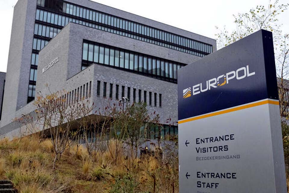 Europol desmantela cartel que controlava um terço do tráfico de cocaína na Europa