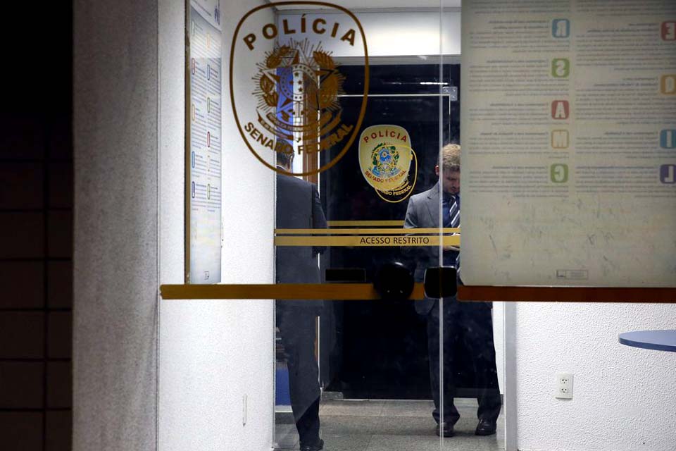 Senado aprova uso civil de identidade de policiais legislativos