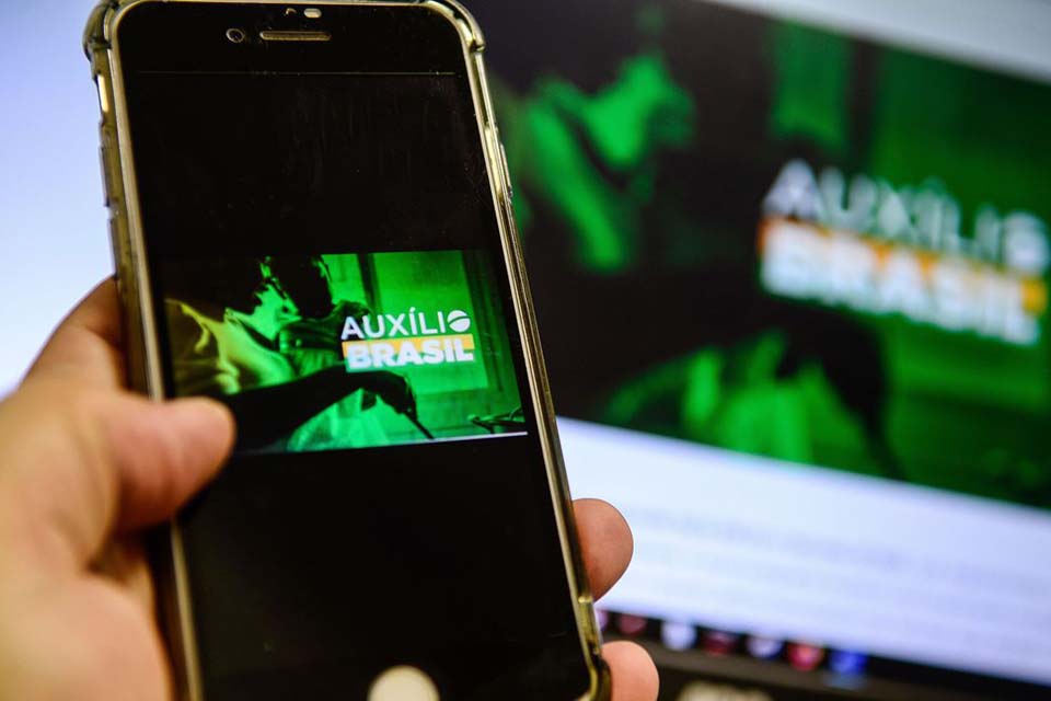 Caixa começa a pagar hoje parcela de setembro do Auxílio Brasil