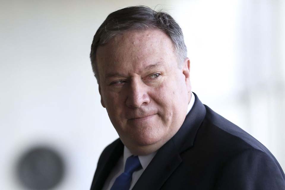 Pompeo culpa China por milhares de mortes por coronavírus