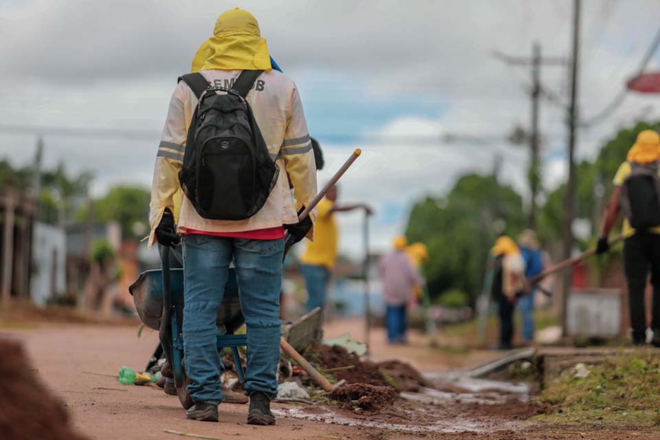 Mais de 20 pontos de Porto Velho recebem serviço de limpeza urbana nesta segunda (15)