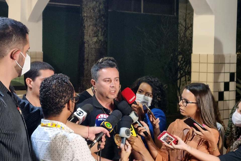 Polícia prende suspeitos de esfaquear jornalista em Brasília