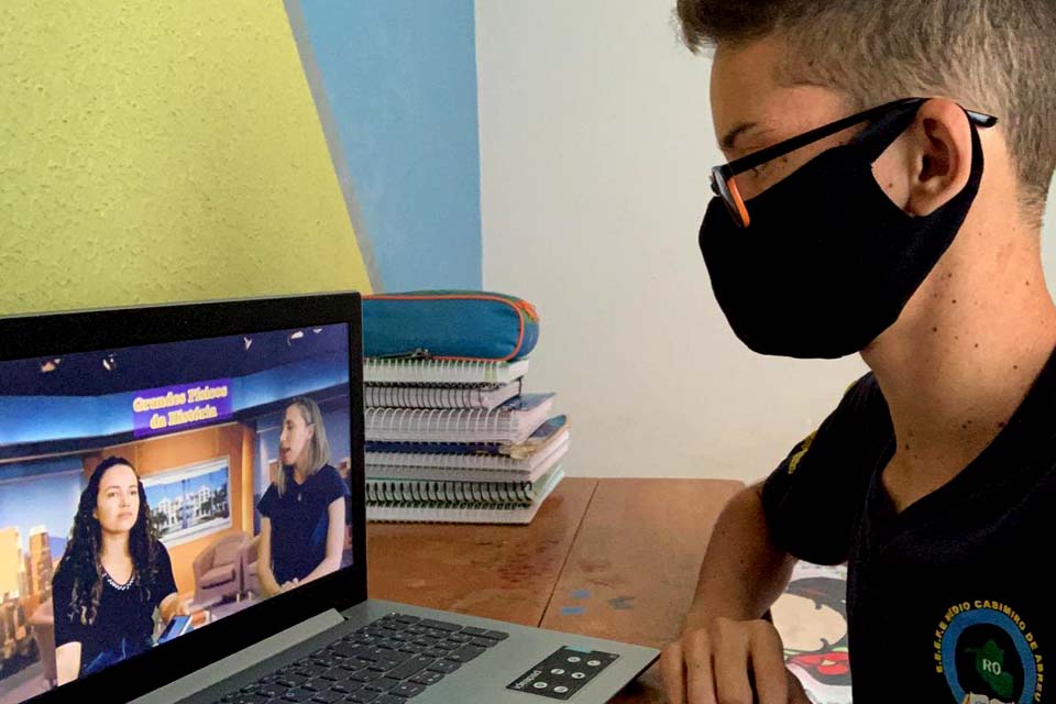 No Dia Mundial da Educação, Governo destaca projeto inovador de videoaula idealizado por professores 