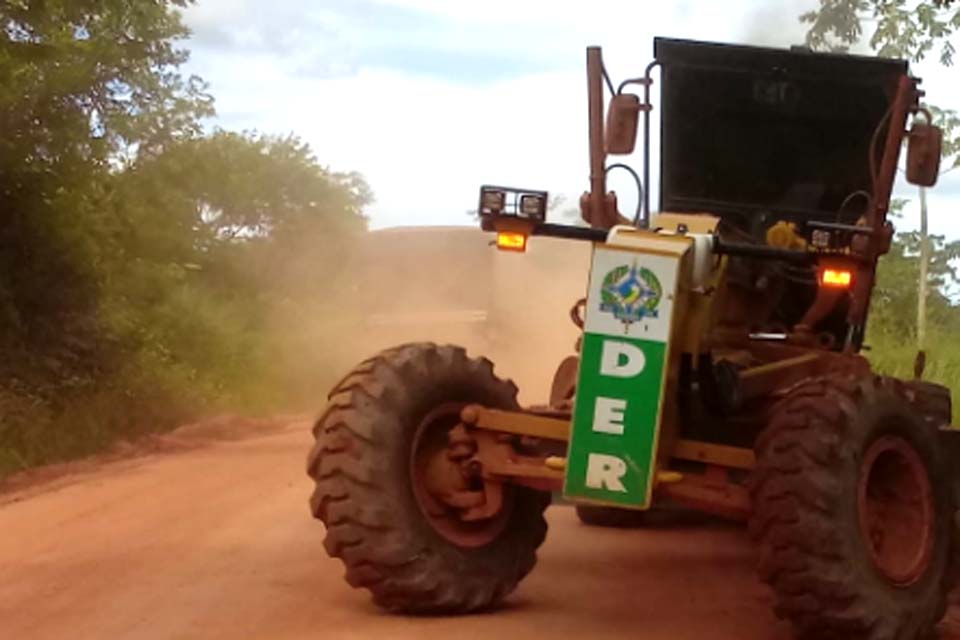 Em Vilhena e Colorado, DER segue recuperando trechos de rodovias