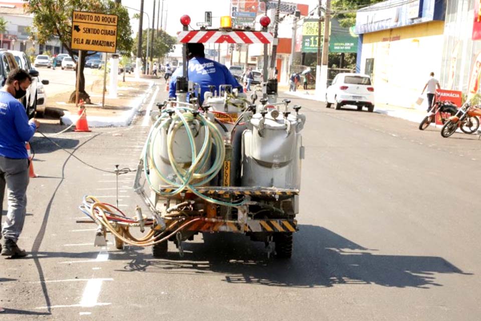 Porto Velho: Após recapeamento de uma das faixas, avenida Nações Unidas recebe sinalização horizontal