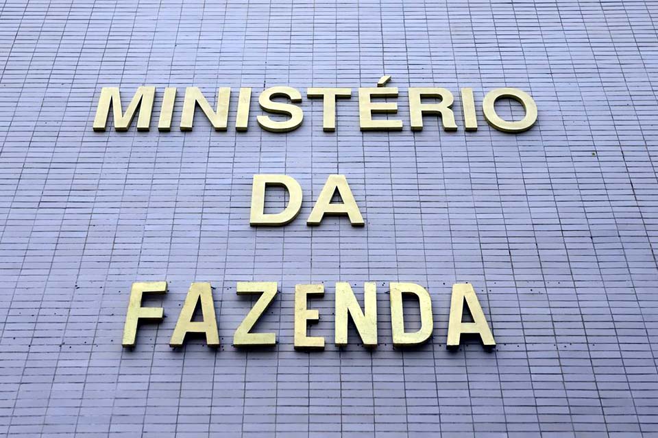 Fazenda elevará projeção de crescimento do PIB para 2,5% a 3%